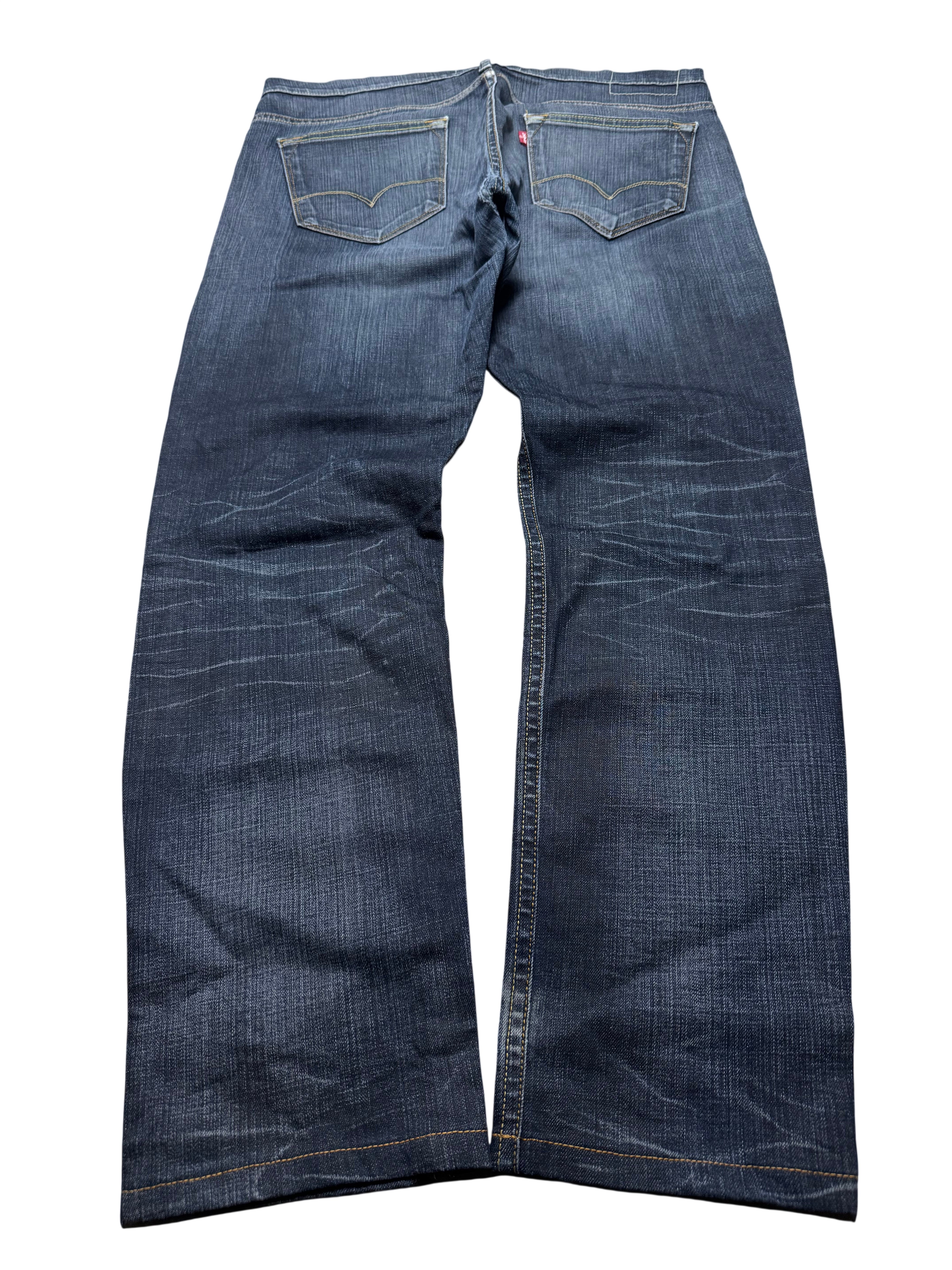 LEVI'S JEANS (150)
