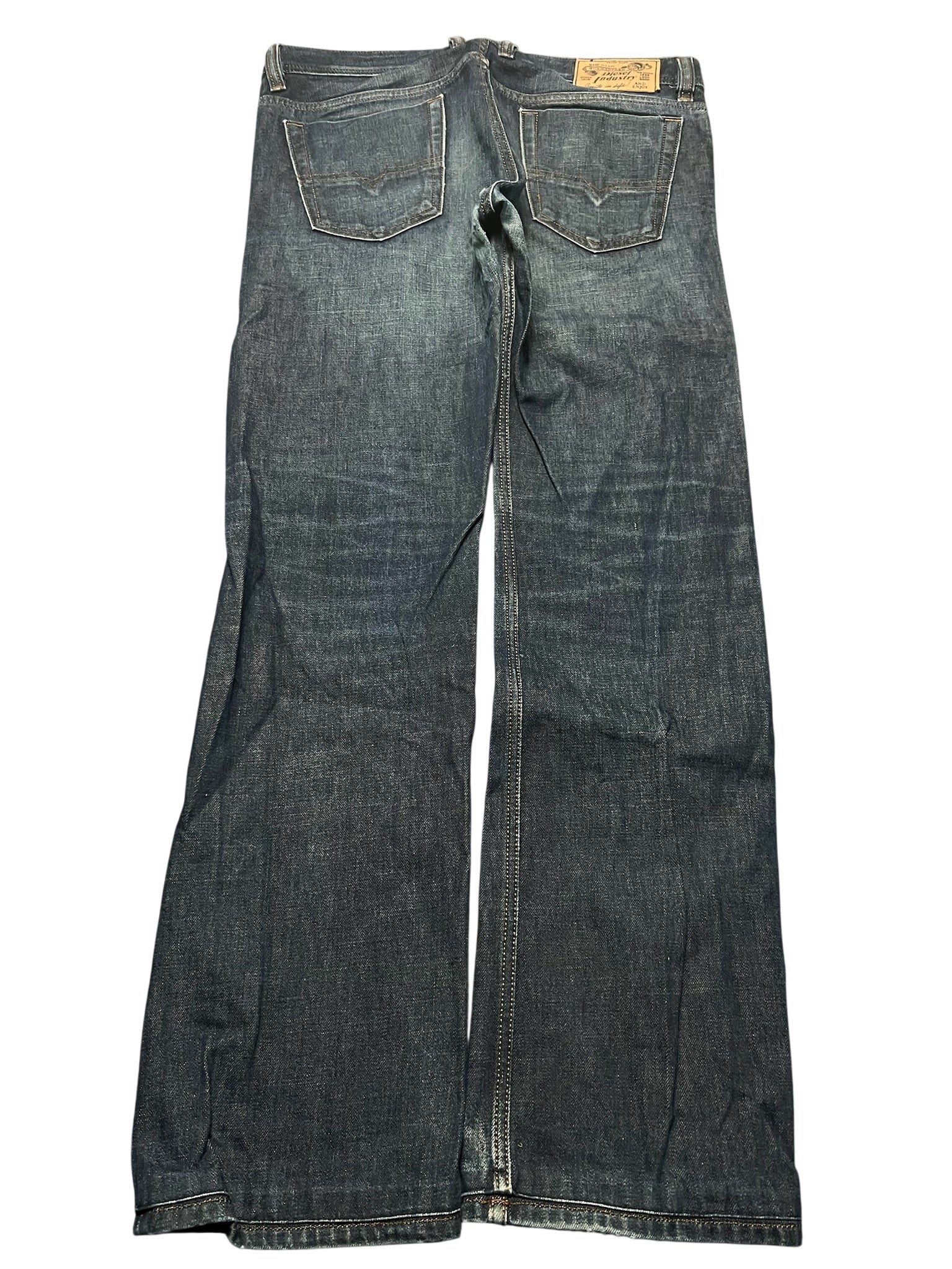 LEVI'S  JEANS (142)