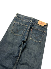 LEVI'S WASHED JEANS (219)